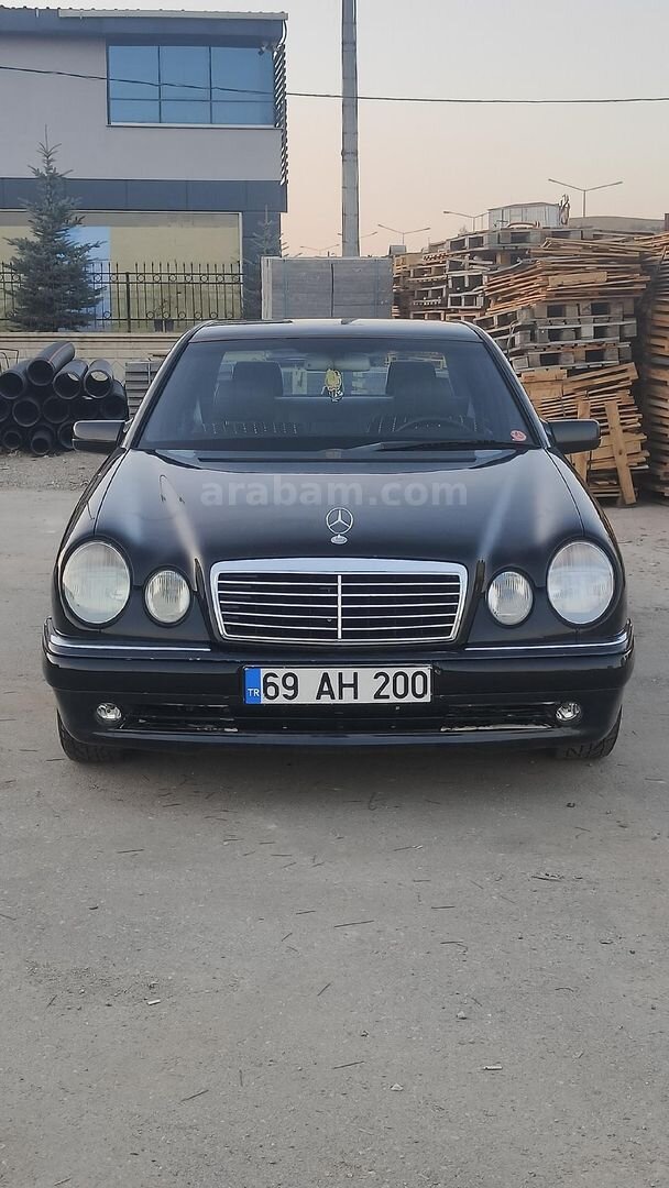 Sahibinden Mercedes - Benz E 200 Elegance 1998 Model Bayburt 508.000 km Siyah 4