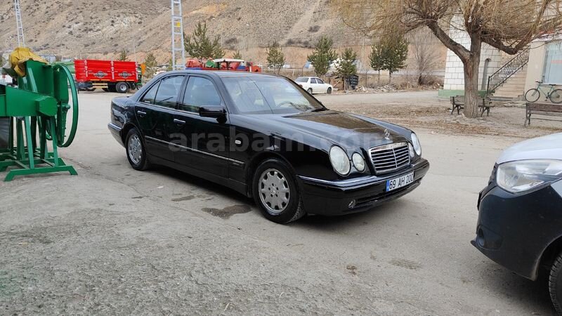 Sahibinden Mercedes - Benz E 200 Elegance 1998 Model Bayburt 508.000 km Siyah