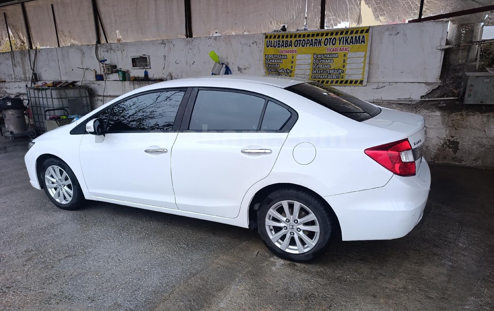 Sahibinden Honda Civic 1.6i VTEC Eco Premium 2014 Model Malatya 181.000 km Beyaz 4