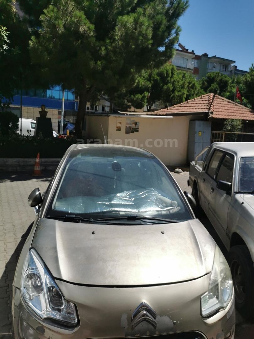 Sahibinden Citroen C3 1.6 HDi Exclusive 2010 Model İzmir 217.328 km Altın 7