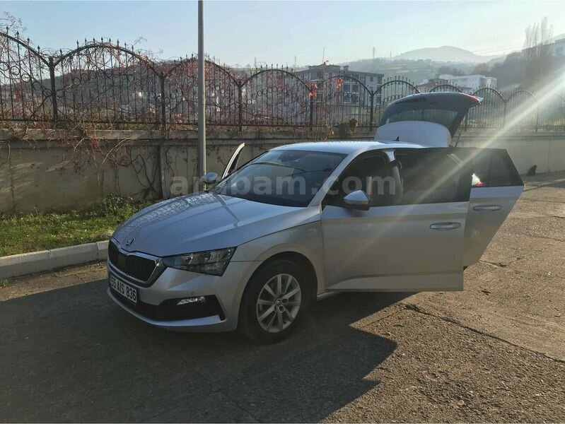 Sahibinden Skoda Scala 1.0 TSI Premium 2021 Model Samsun 117.000 km Gri (Gümüş)