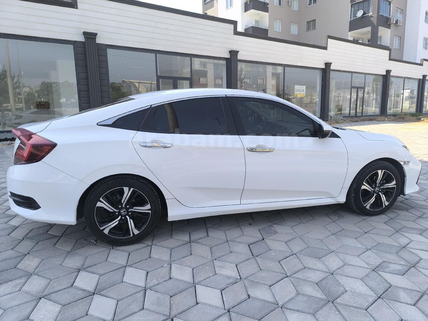 Sahibinden Honda Civic 1.6i VTEC Executive 2021 Model Mersin 70.050 km Beyaz 4