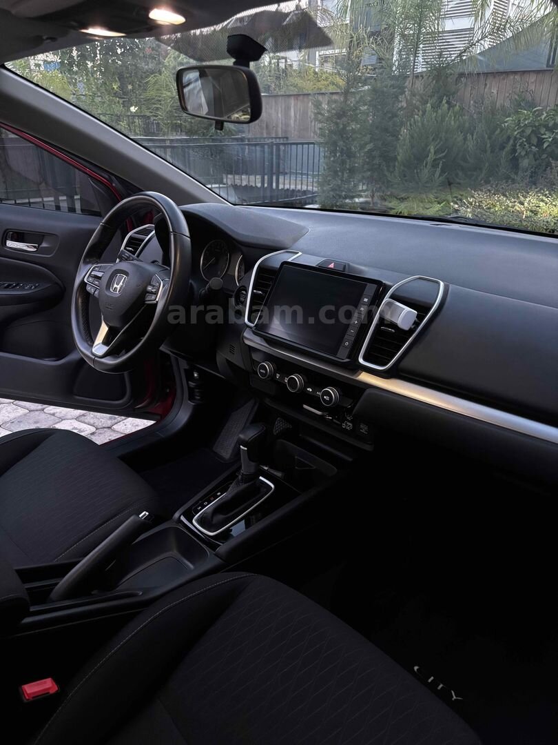 Sahibinden Honda City 1.5 i-VTEC Executive 2023 Model Antalya 26.000 km Kırmızı 4