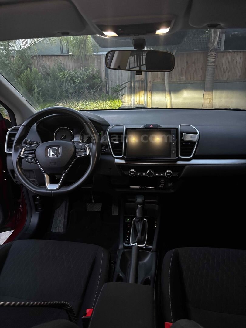 Sahibinden Honda City 1.5 i-VTEC Executive 2023 Model Antalya 26.000 km Kırmızı 5