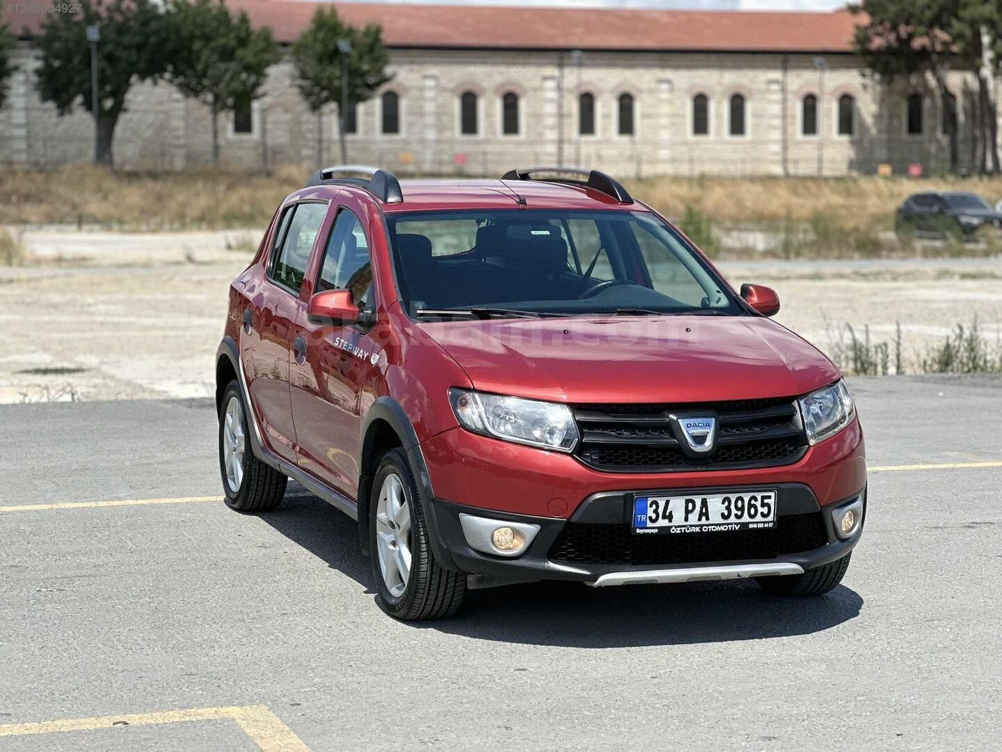 Galeriden Dacia Sandero 1.5 dCi Stepway 2015 Model İstanbul 116.000 km Bordo 1