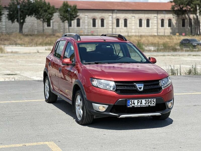 Galeriden Dacia Sandero 1.5 dCi Stepway 2015 Model İstanbul 116.000 km Bordo