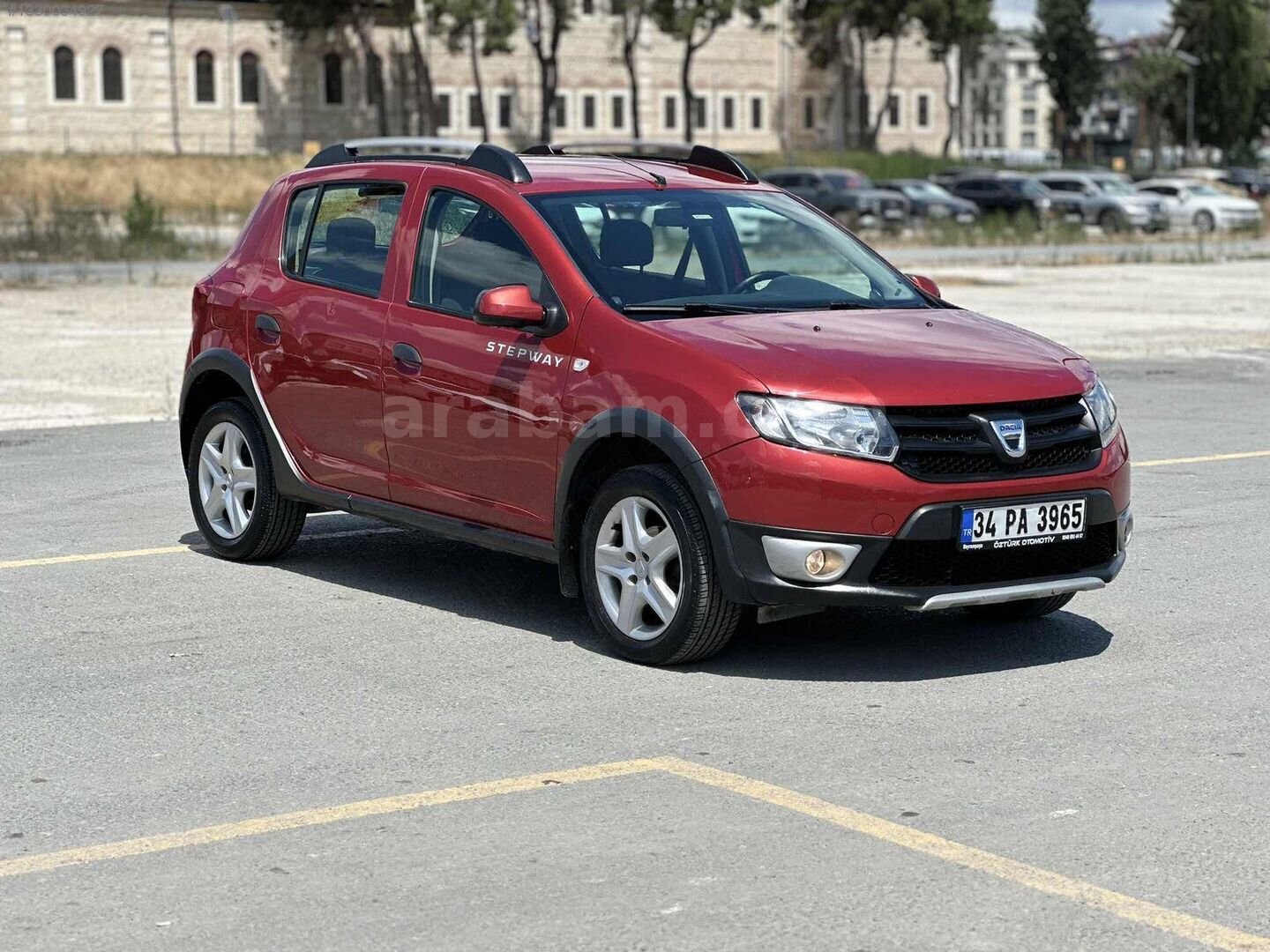 Galeriden Dacia Sandero 1.5 dCi Stepway 2015 Model İstanbul 116.000 km Bordo 4