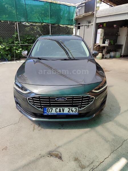 Sahibinden Ford Focus 1.5 Ti-VCT Titanium 2023 Model Antalya 79.000 km Gri