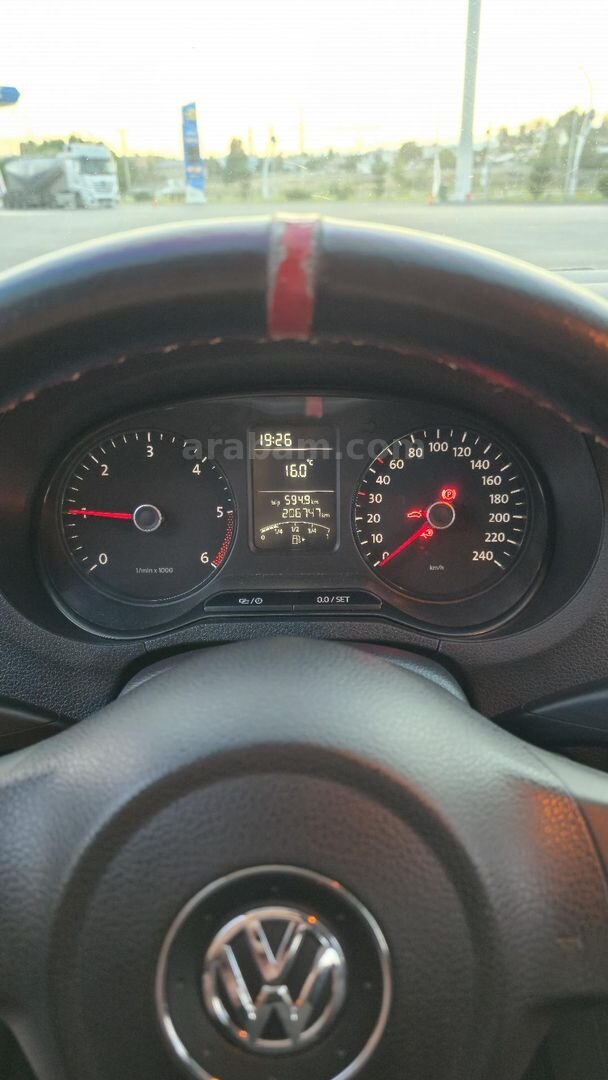 Sahibinden Volkswagen Polo 1.2 TDi BlueMotion 2013 Model Erzurum 208.000 km Kırmızı 7
