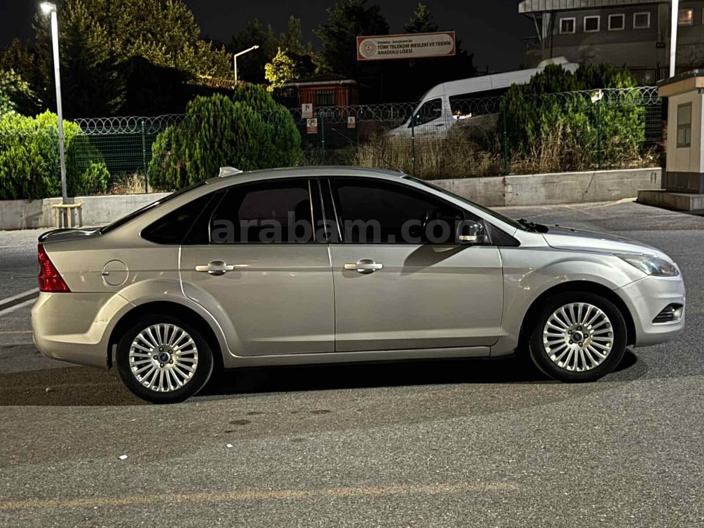 Sahibinden Ford Focus 1.6 TDCi Titanium 2009 Model İstanbul 202.000 km Gri (Gümüş) 7