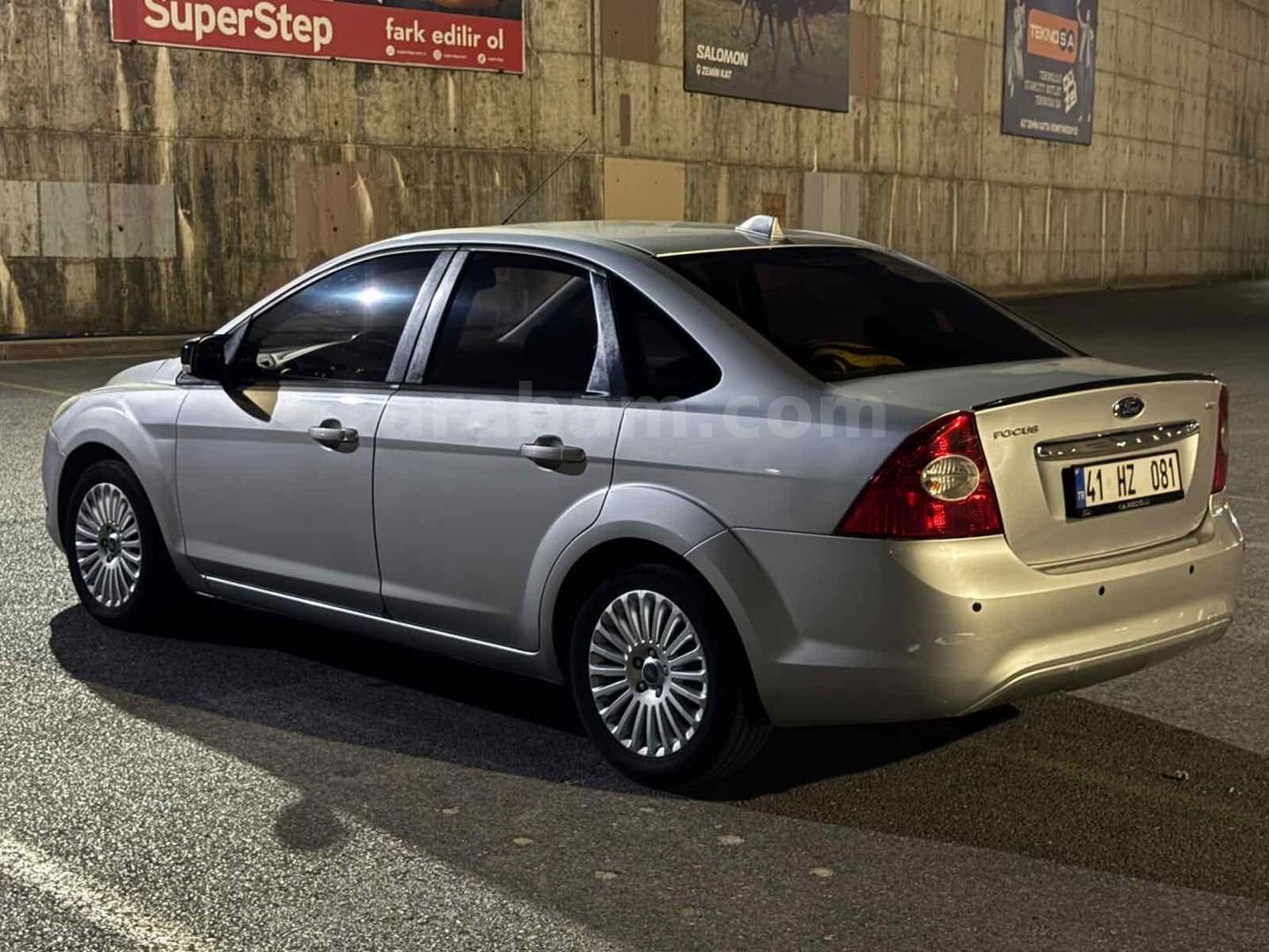 Sahibinden Ford Focus 1.6 TDCi Titanium 2009 Model İstanbul 202.000 km Gri (Gümüş) 6