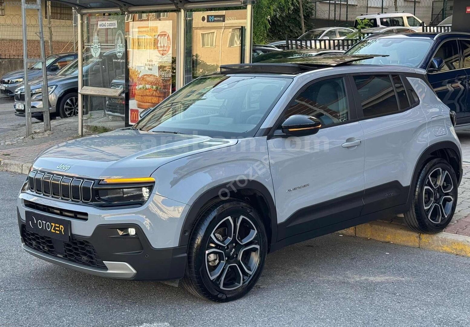 Galeriden Jeep Avenger Hybrid 1.2 Summit 2025 Model İstanbul 6.001 km Gri 3