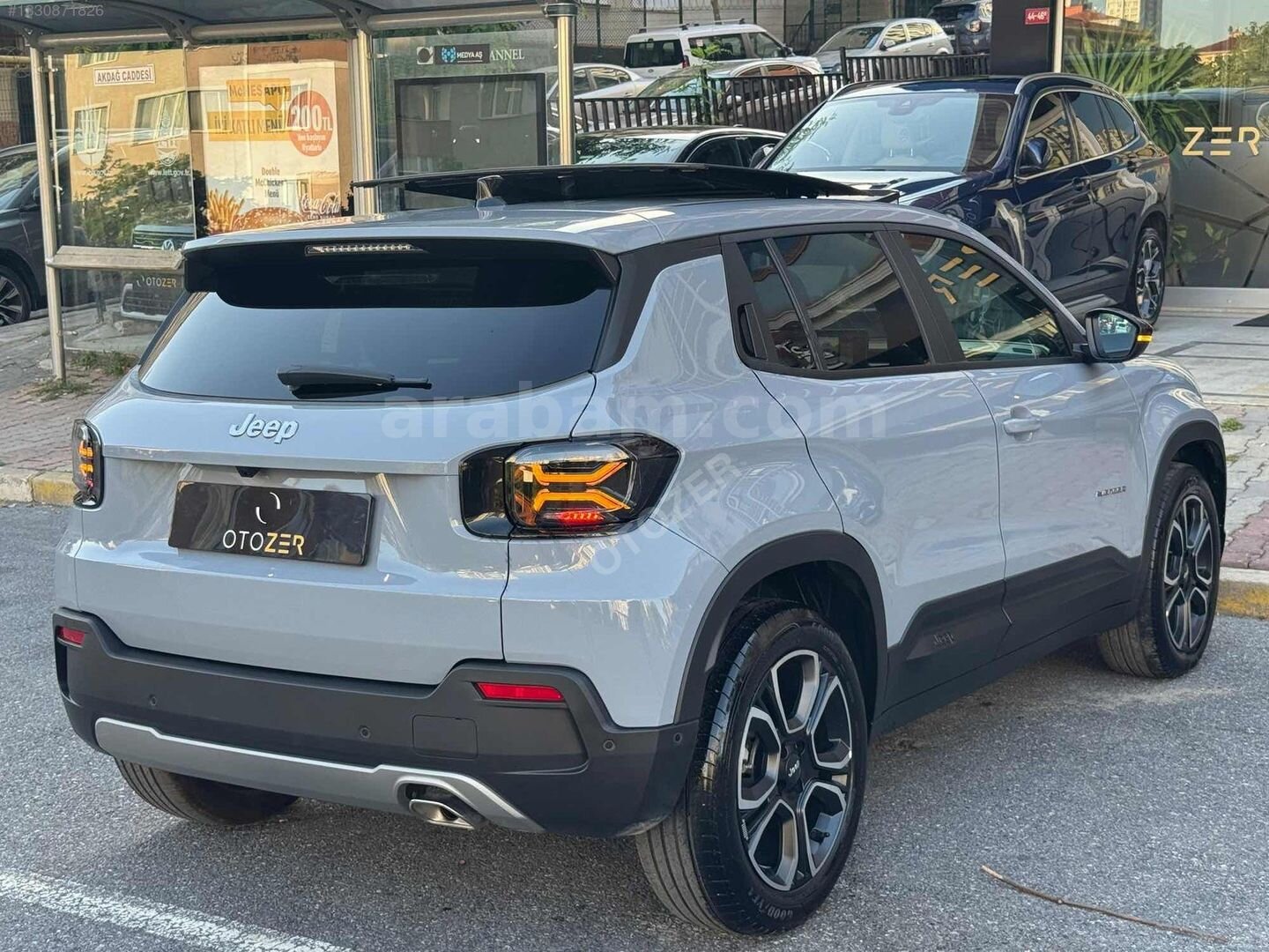 Galeriden Jeep Avenger Hybrid 1.2 Summit 2025 Model İstanbul 6.001 km Gri 4