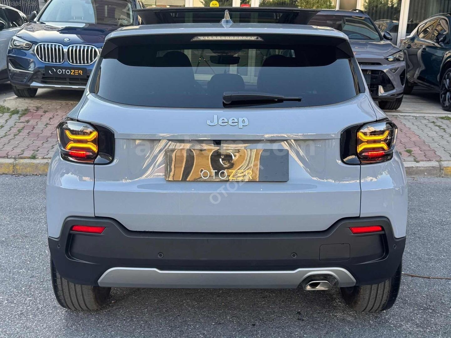 Galeriden Jeep Avenger Hybrid 1.2 Summit 2025 Model İstanbul 6.001 km Gri 5