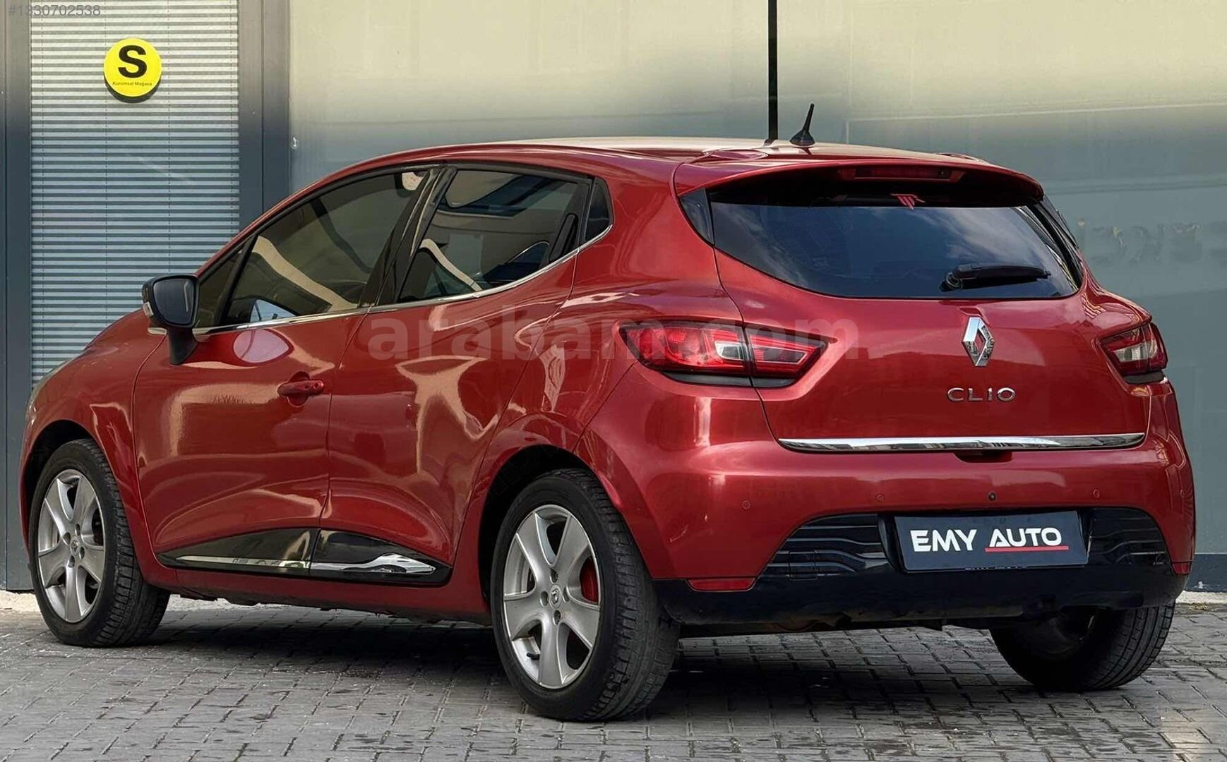 Galeriden Renault Clio 1.2 Icon 2013 Model Ankara 194.000 km Kırmızı 5