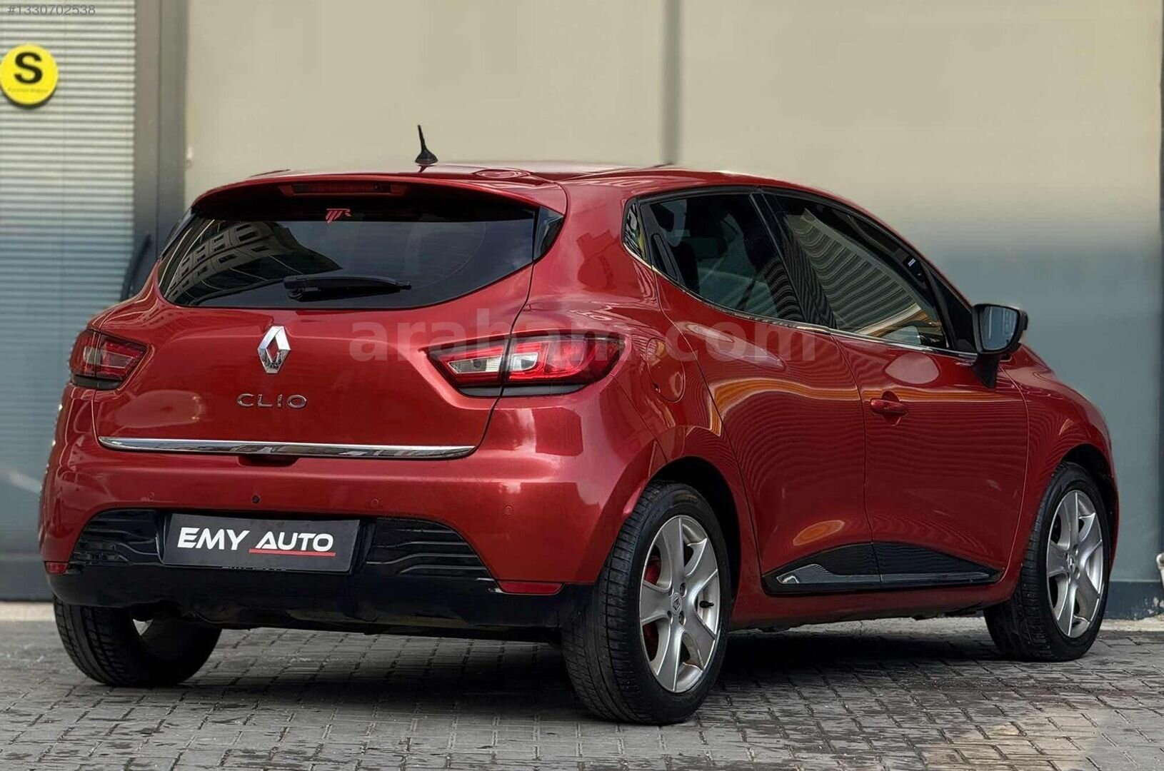 Galeriden Renault Clio 1.2 Icon 2013 Model Ankara 194.000 km Kırmızı 3
