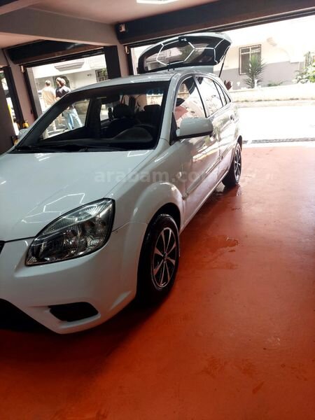Sahibinden Kia Rio 1.5 CRDi Trend 2011 Model İstanbul 247.000 km Beyaz