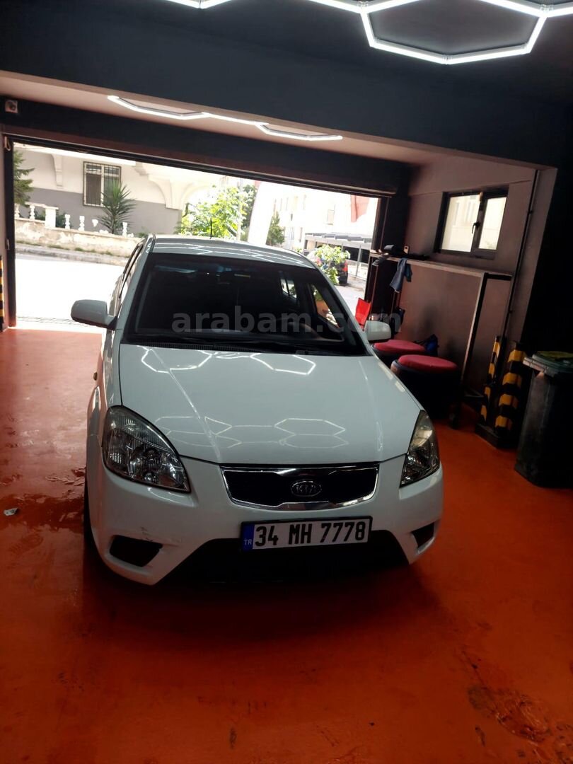 Sahibinden Kia Rio 1.5 CRDi Trend 2011 Model İstanbul 247.000 km Beyaz 7