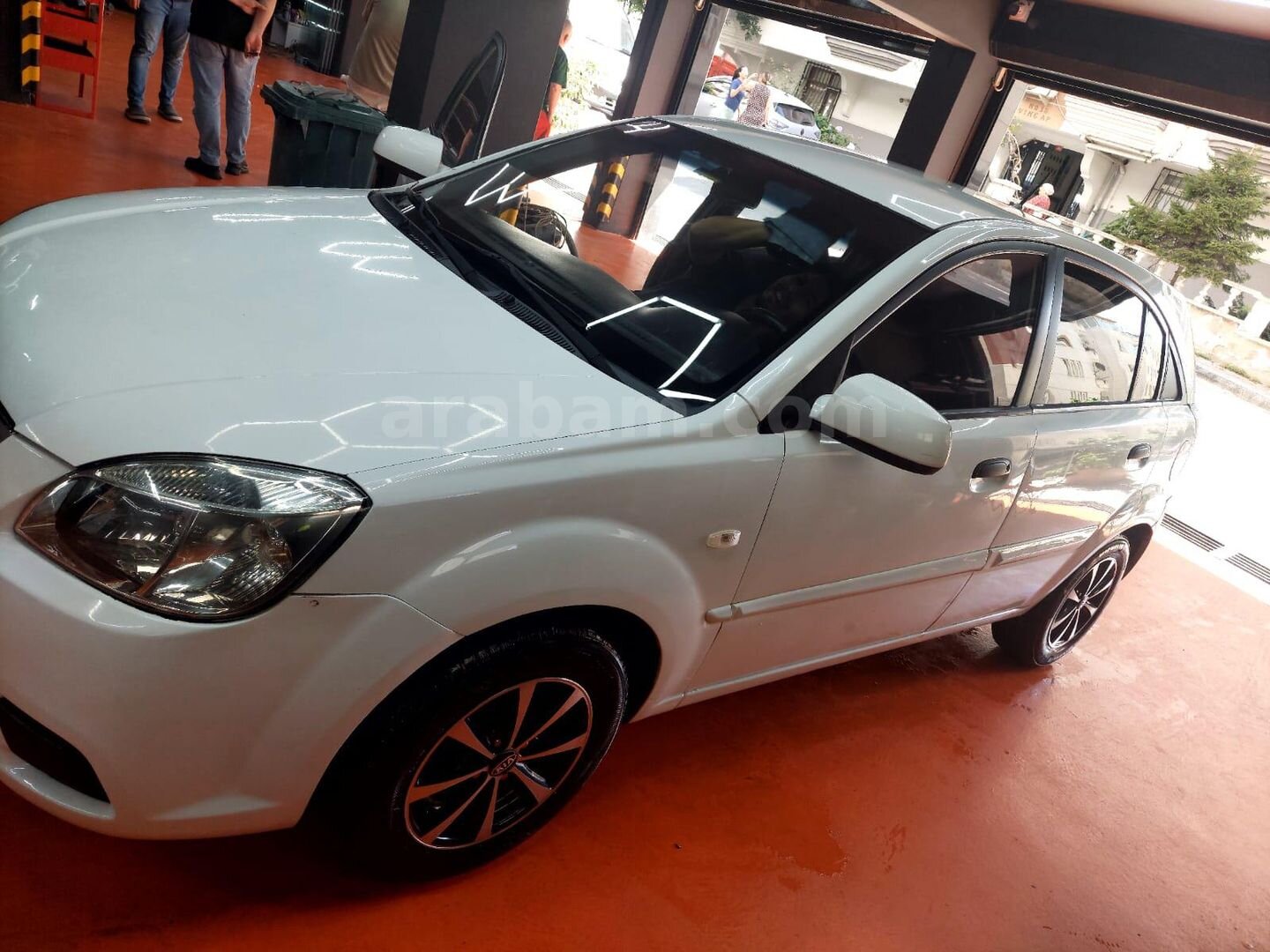 Sahibinden Kia Rio 1.5 CRDi Trend 2011 Model İstanbul 247.000 km Beyaz 2