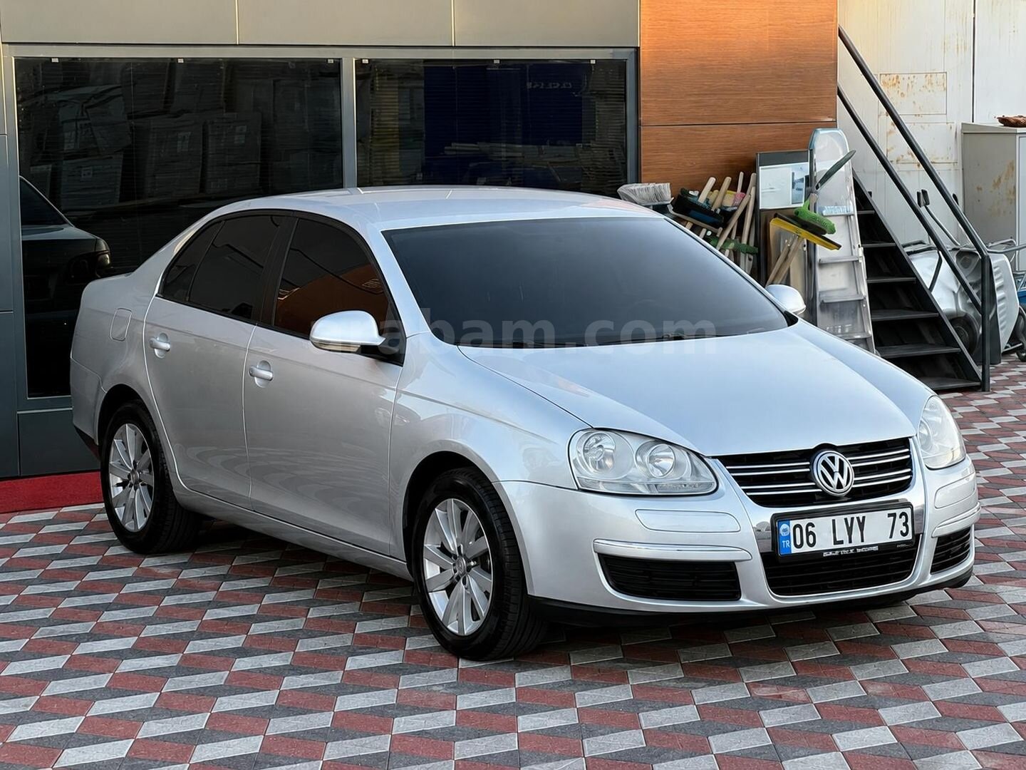 Sahibinden Volkswagen Jetta 1.6 TDi Primeline 2011 Model Zonguldak 209.000 km Gri (Gümüş) 3