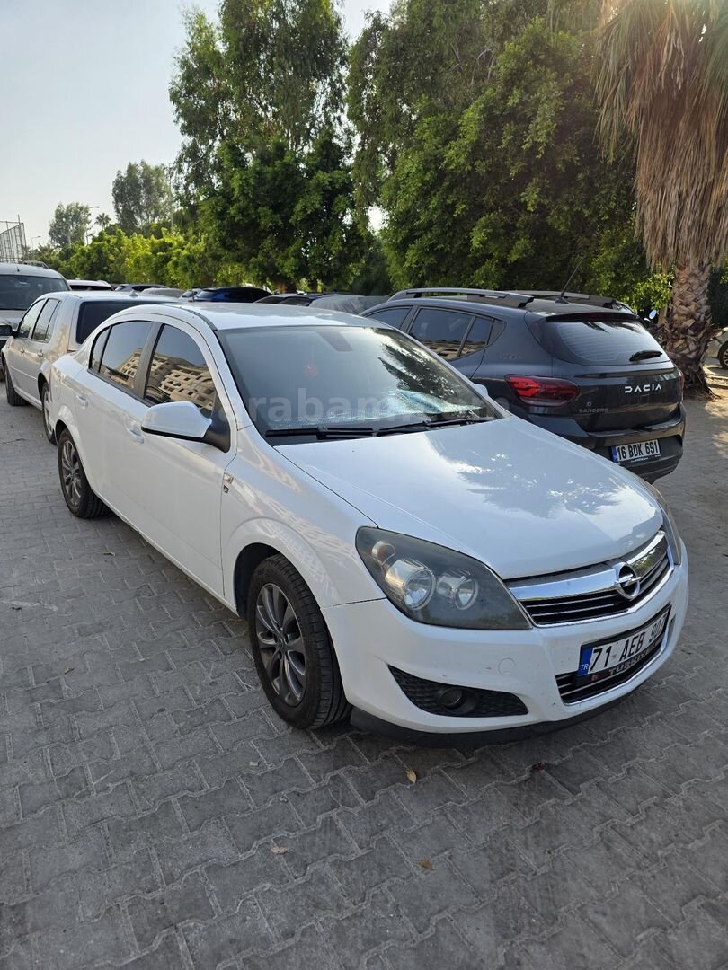 Sahibinden Opel Astra 1.6 Enjoy 111.Yıl 2011 Model Kırıkkale 211.500 km Beyaz 2