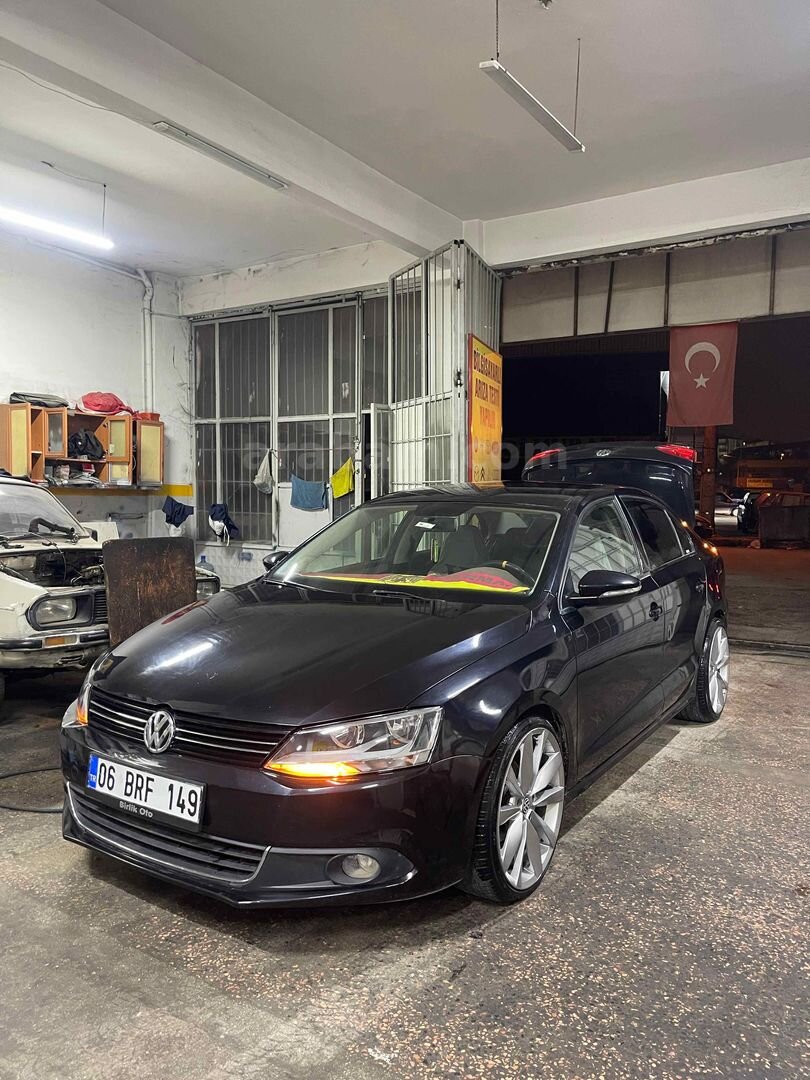 Sahibinden Volkswagen Jetta 1.6 TDi Trendline 2011 Model Ankara 280.000 km Siyah 6