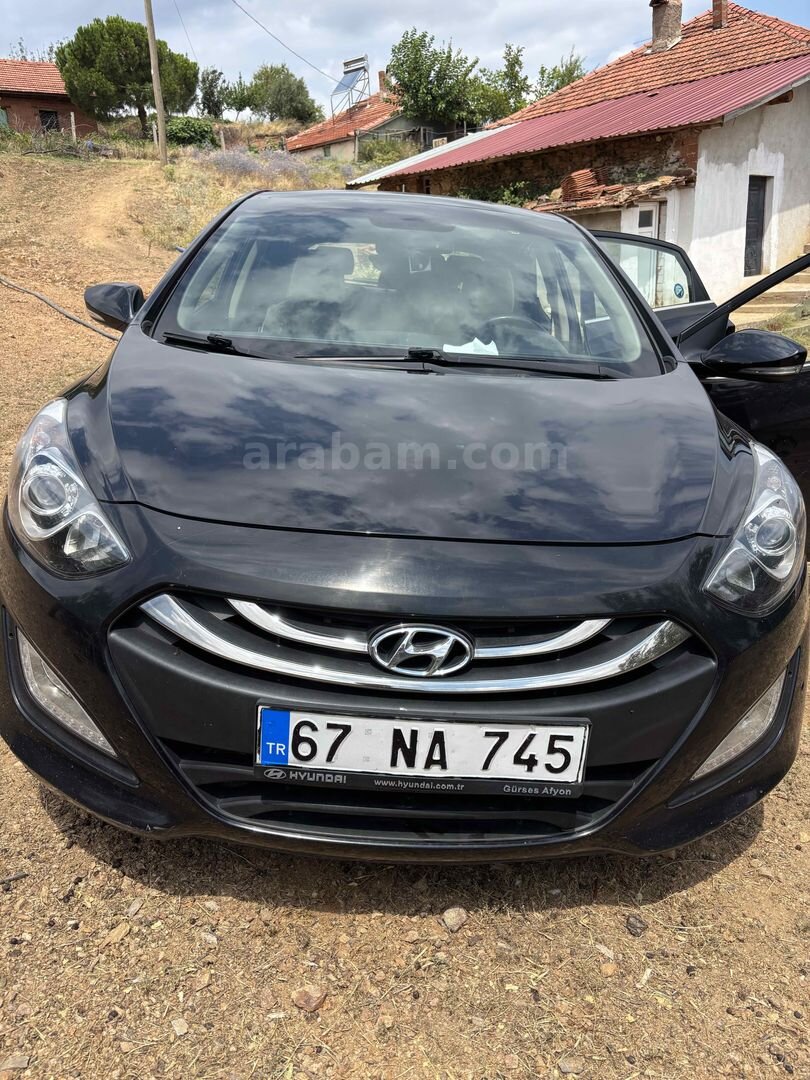 Sahibinden Hyundai i30 1.6 CRDi Elite 2012 Model Manisa 123.000 km Siyah 1