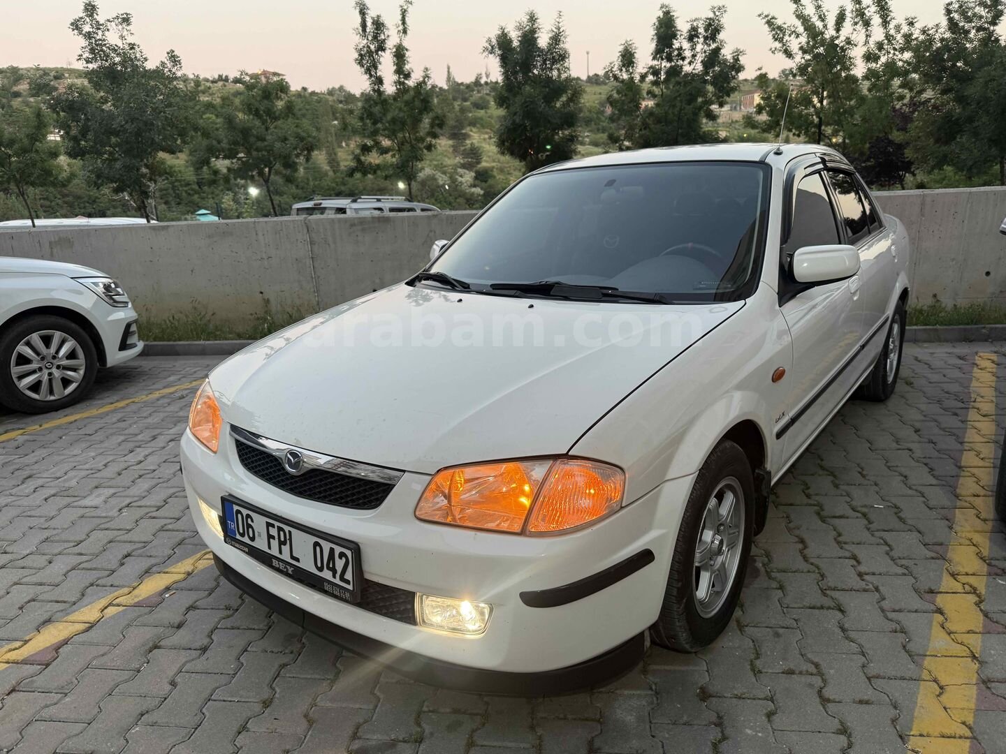Sahibinden Mazda 323 1.5 GLX 2000 Model Ankara 178.000 km Beyaz 1