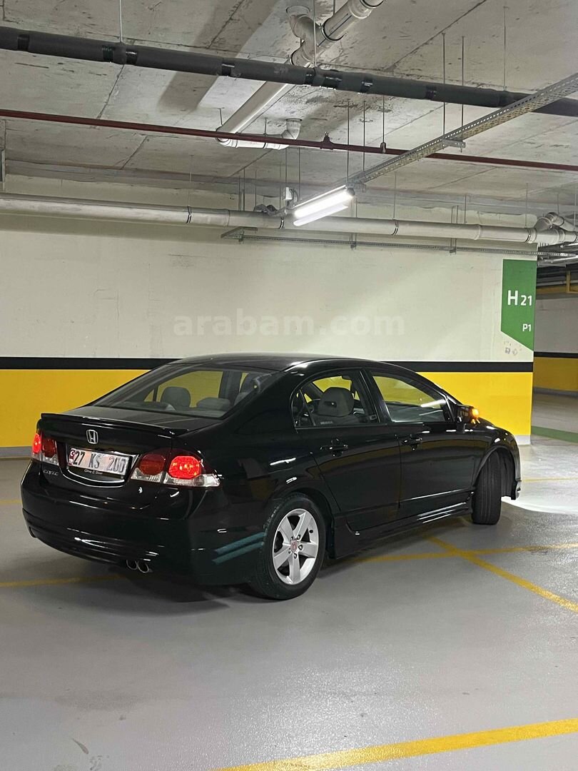 Sahibinden Honda Civic 1.6i VTEC Premium 2011 Model İstanbul 135.000 km Siyah 7
