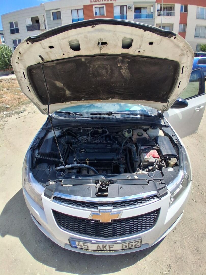Sahibinden Chevrolet Cruze 1.6 2010 Model Manisa 130.000 km Beyaz 5
