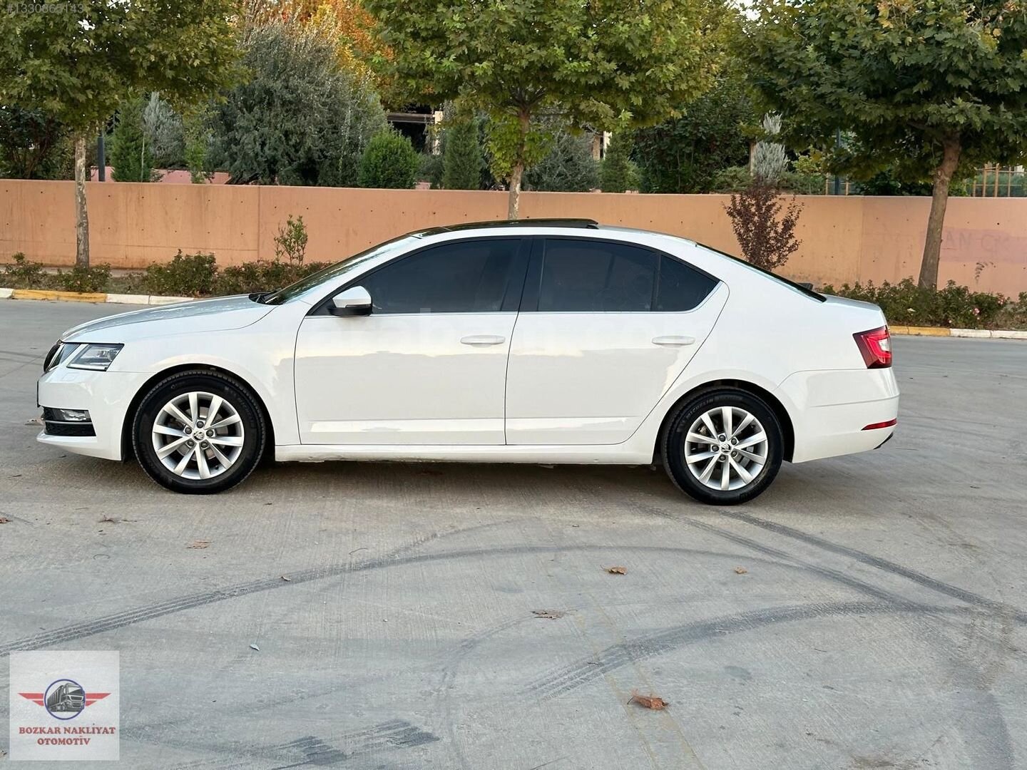 Galeriden Skoda Octavia 1.6 TDI Style 2017 Model Şanlıurfa 219.000 km Beyaz 7