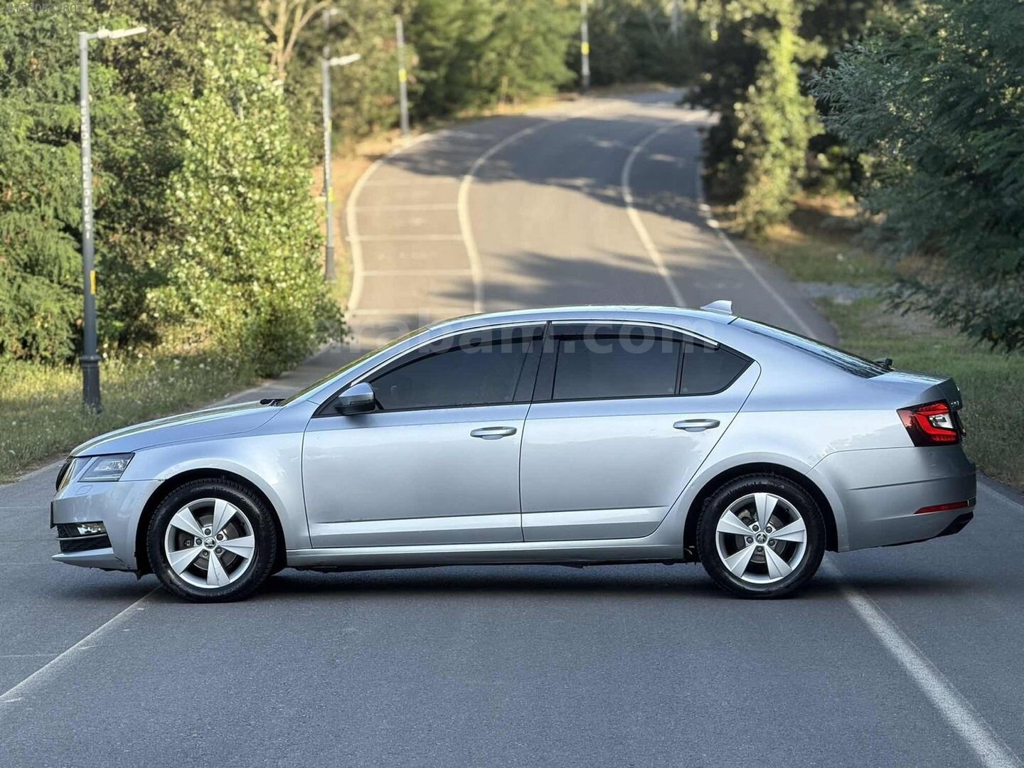 Galeriden Skoda Octavia 1.6 TDI Style 2018 Model İstanbul 225.000 km Gri 7