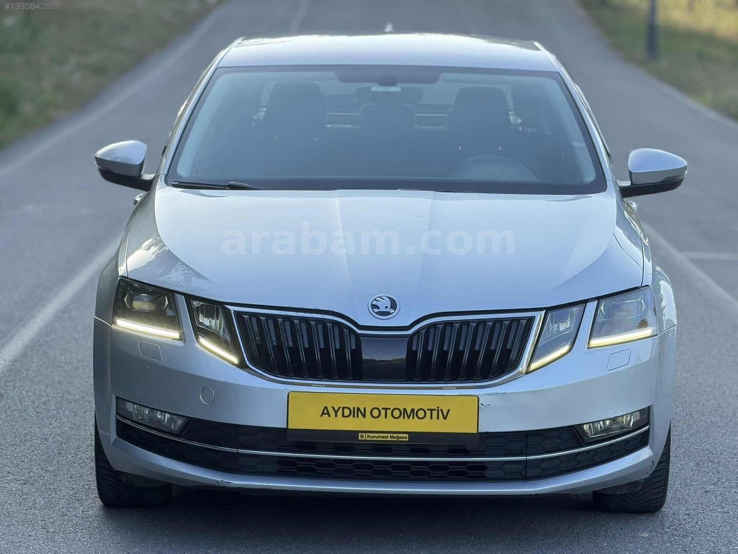 Galeriden Skoda Octavia 1.6 TDI Style 2018 Model İstanbul 225.000 km Gri 2