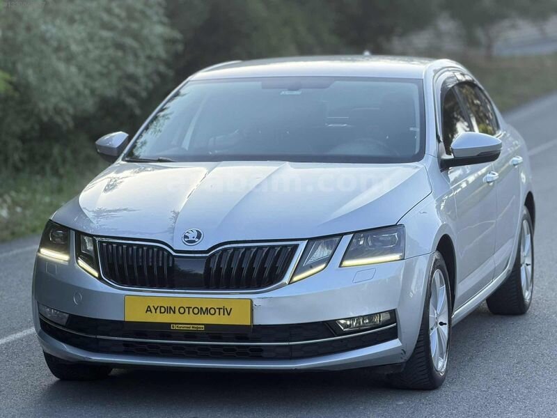 Galeriden Skoda Octavia 1.6 TDI Style 2018 Model İstanbul 225.000 km Gri