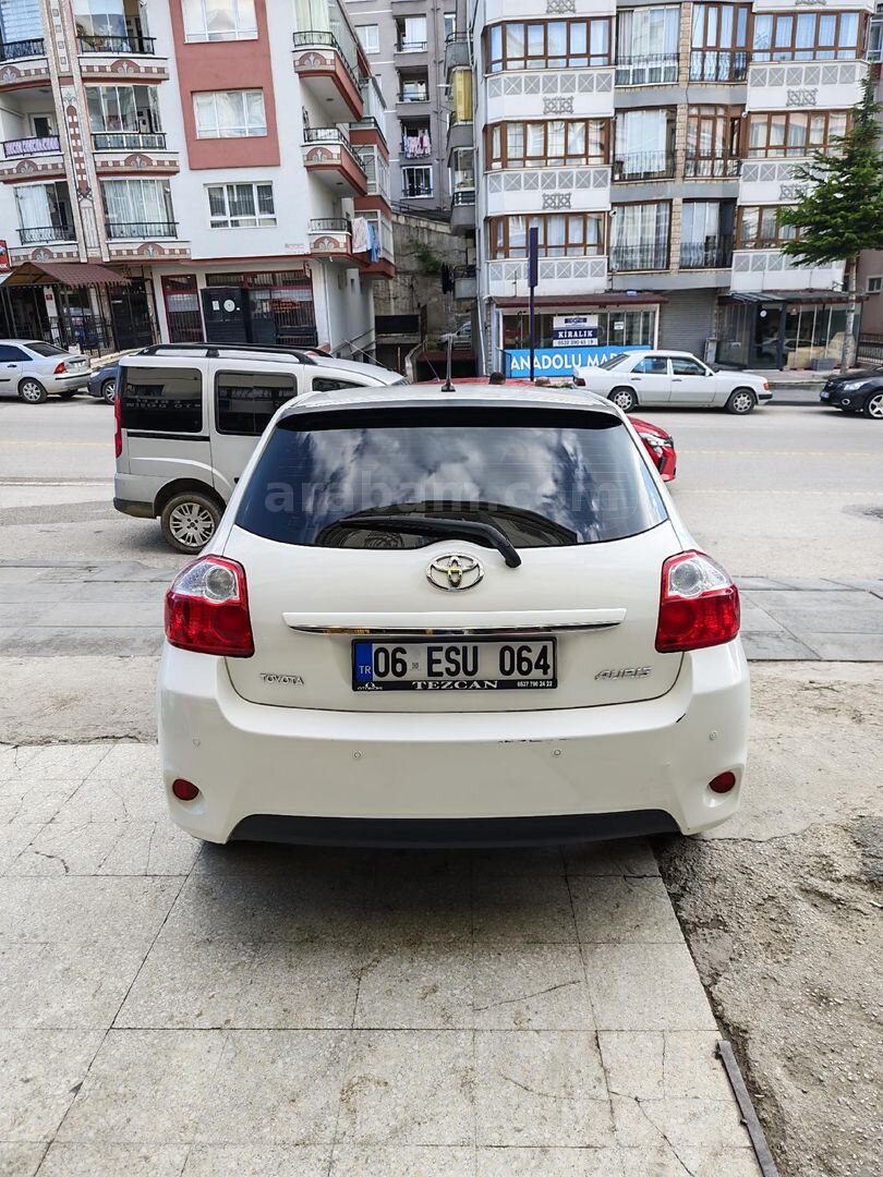 Sahibinden Toyota Auris 1.33 Comfort 2012 Model Ankara 224.000 km Beyaz 1