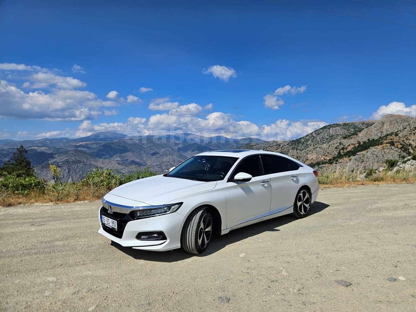 Sahibinden Honda Accord 1.5 VTEC Executive Plus 2021 Model Amasya 96.000 km Beyaz 1
