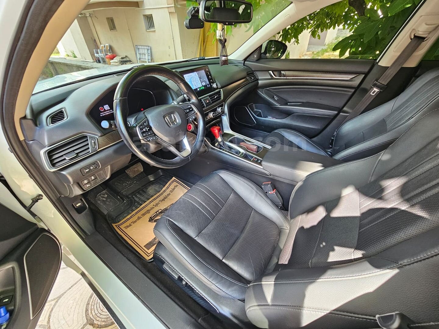 Sahibinden Honda Accord 1.5 VTEC Executive Plus 2021 Model Amasya 96.000 km Beyaz 7