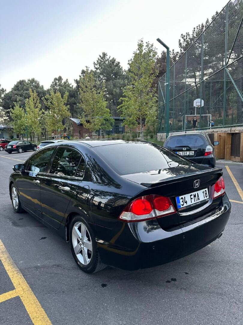 Sahibinden Honda Civic 1.6i VTEC Premium 2010 Model İstanbul 184.000 km Siyah 6