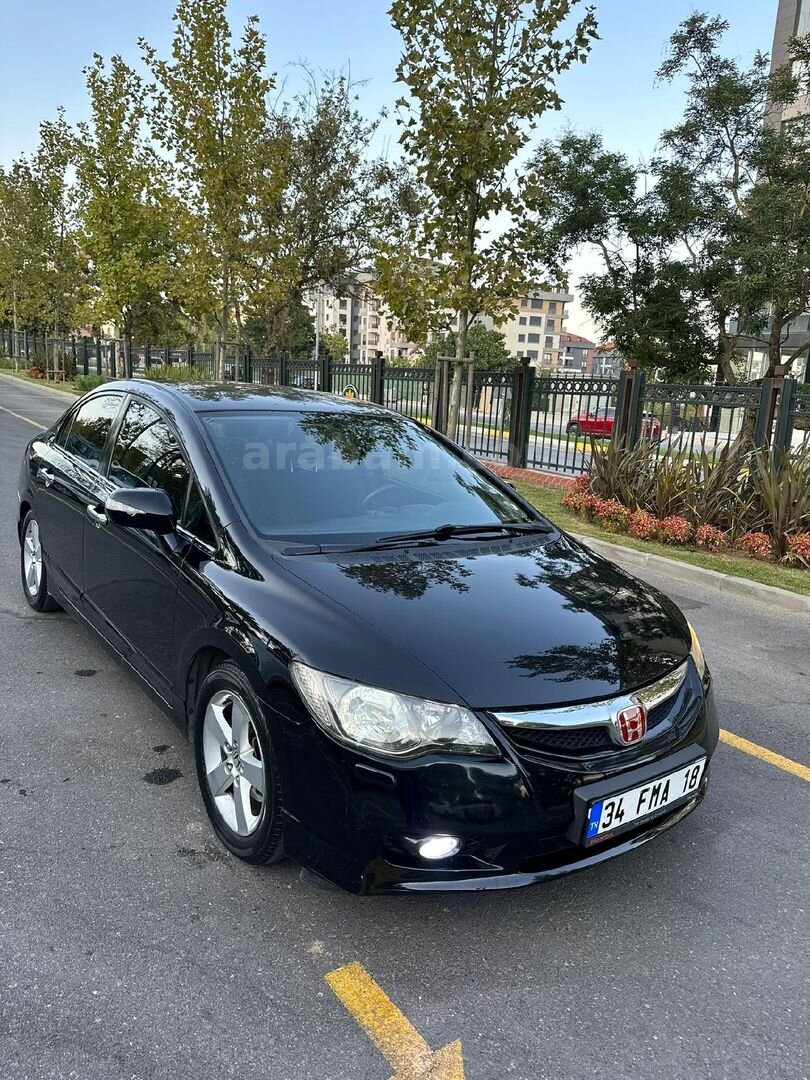 Sahibinden Honda Civic 1.6i VTEC Premium 2010 Model İstanbul 184.000 km Siyah 4