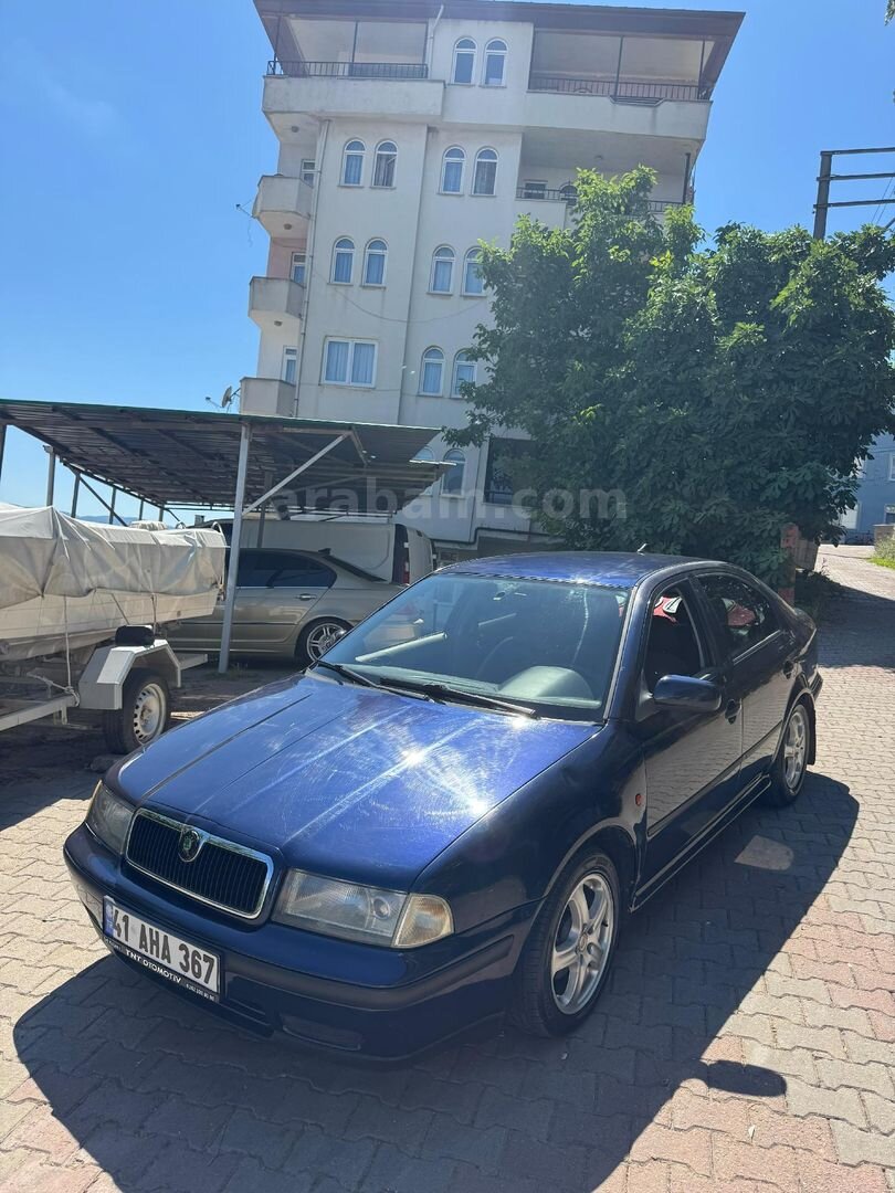Sahibinden Skoda Octavia 1.6 Classic 2000 Model Kocaeli 262.000 km Lacivert 3
