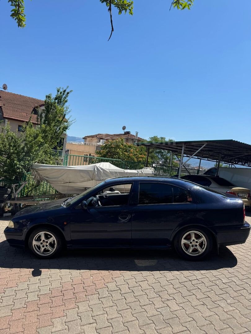 Sahibinden Skoda Octavia 1.6 Classic 2000 Model Kocaeli 262.000 km Lacivert 2