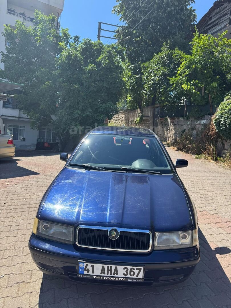 Sahibinden Skoda Octavia 1.6 Classic 2000 Model Kocaeli 262.000 km Lacivert 6