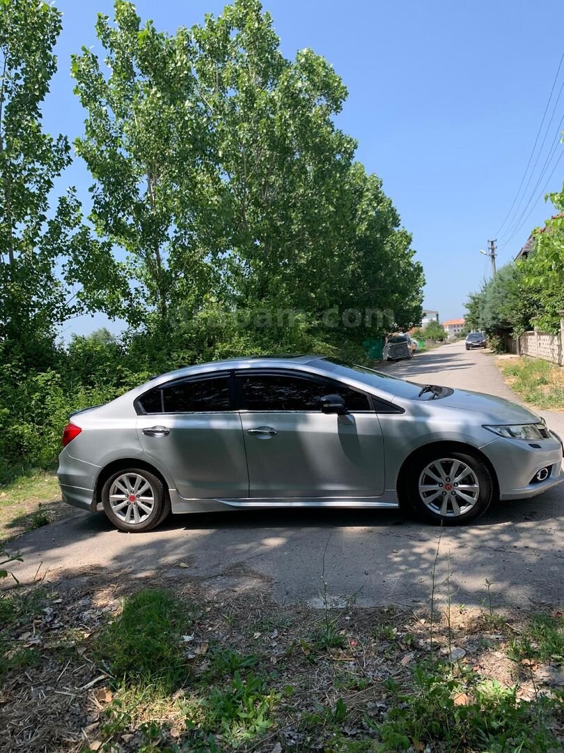Sahibinden Honda Civic 1.6i VTEC Eco Elegance 2012 Model Sakarya 155.000 km Gri 4