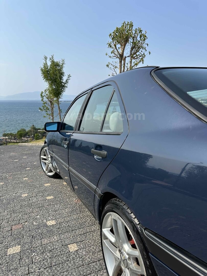 Sahibinden Mercedes - Benz C 180 Elegance 1994 Model İzmir 484.000 km Lacivert 5