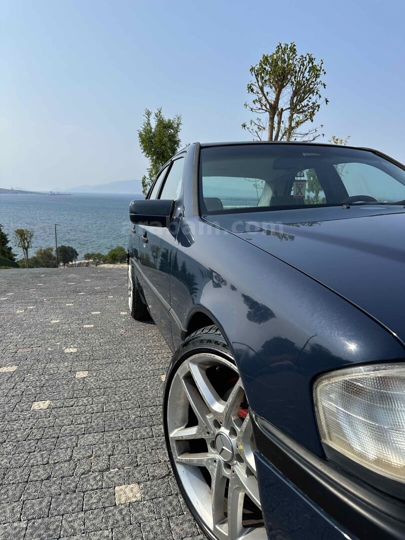 Sahibinden Mercedes - Benz C 180 Elegance 1994 Model İzmir 484.000 km Lacivert 4