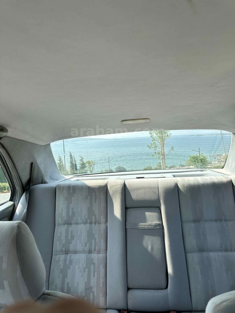 Sahibinden Mercedes - Benz C 180 Elegance 1994 Model İzmir 484.000 km Lacivert 3