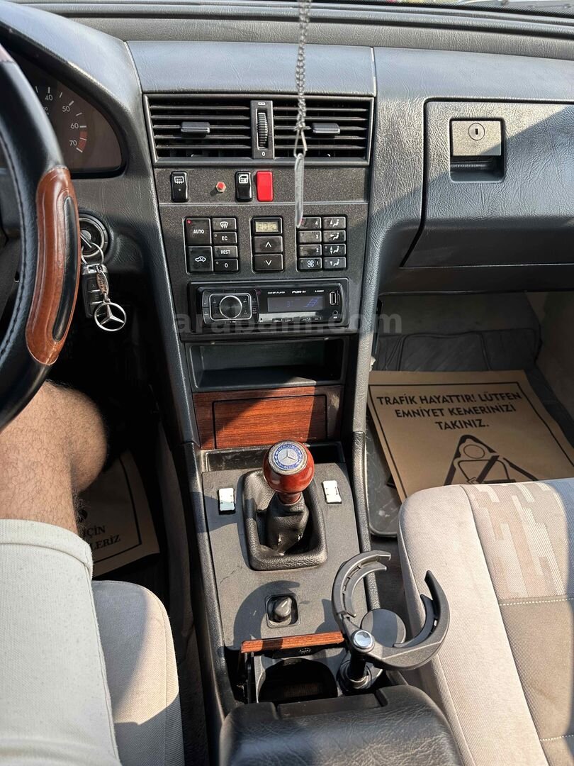 Sahibinden Mercedes - Benz C 180 Elegance 1994 Model İzmir 484.000 km Lacivert 2