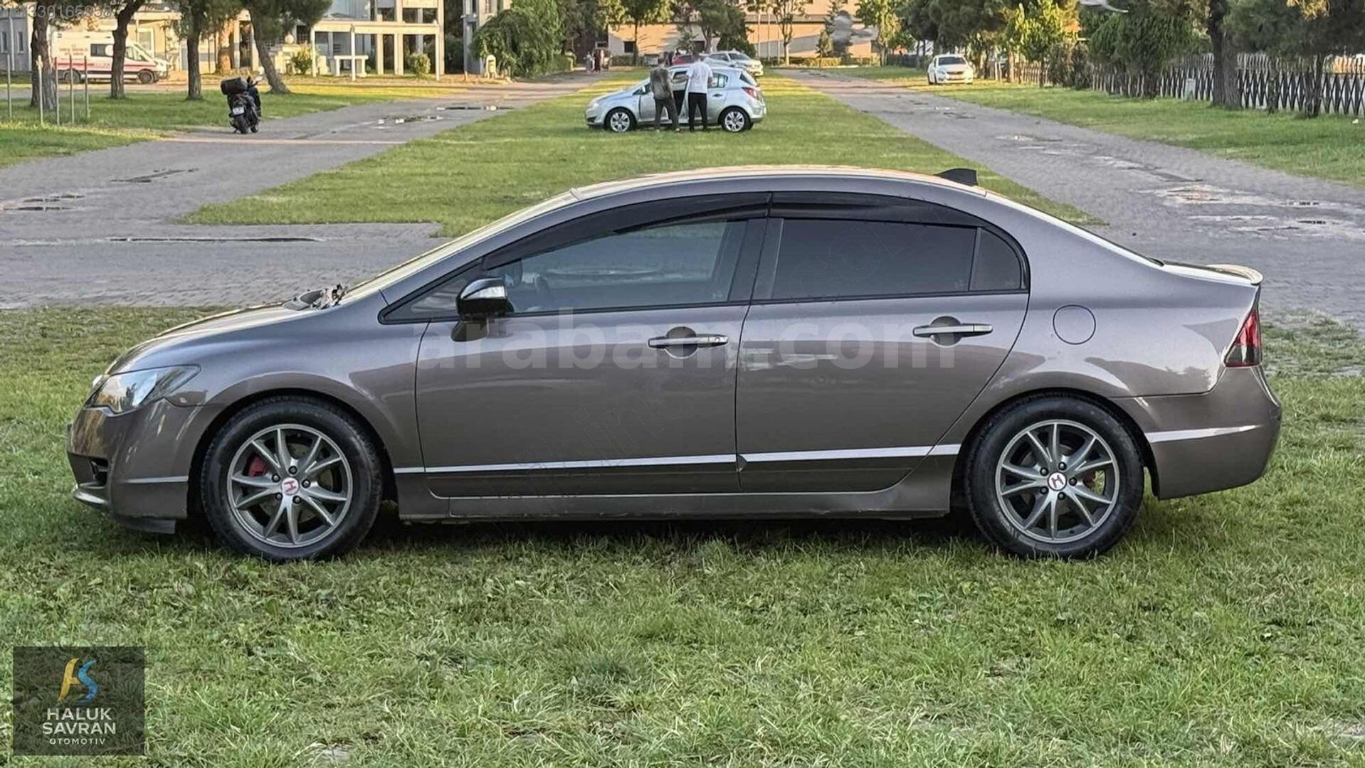 Galeriden Honda Civic 1.6i VTEC Dream 2009 Model Bursa 360.000 km Gri 4
