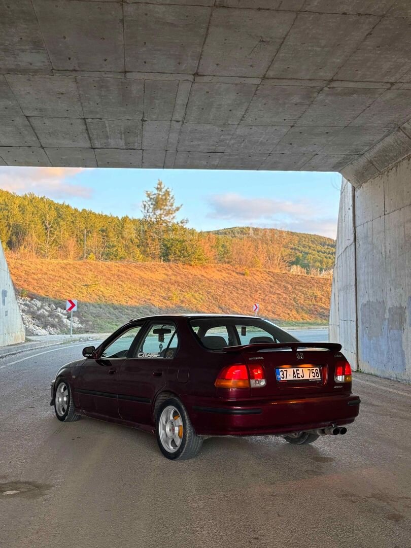 Sahibinden Honda Civic 1.6 i ES 1997 Model Aydın 299.250 km Bordo 5