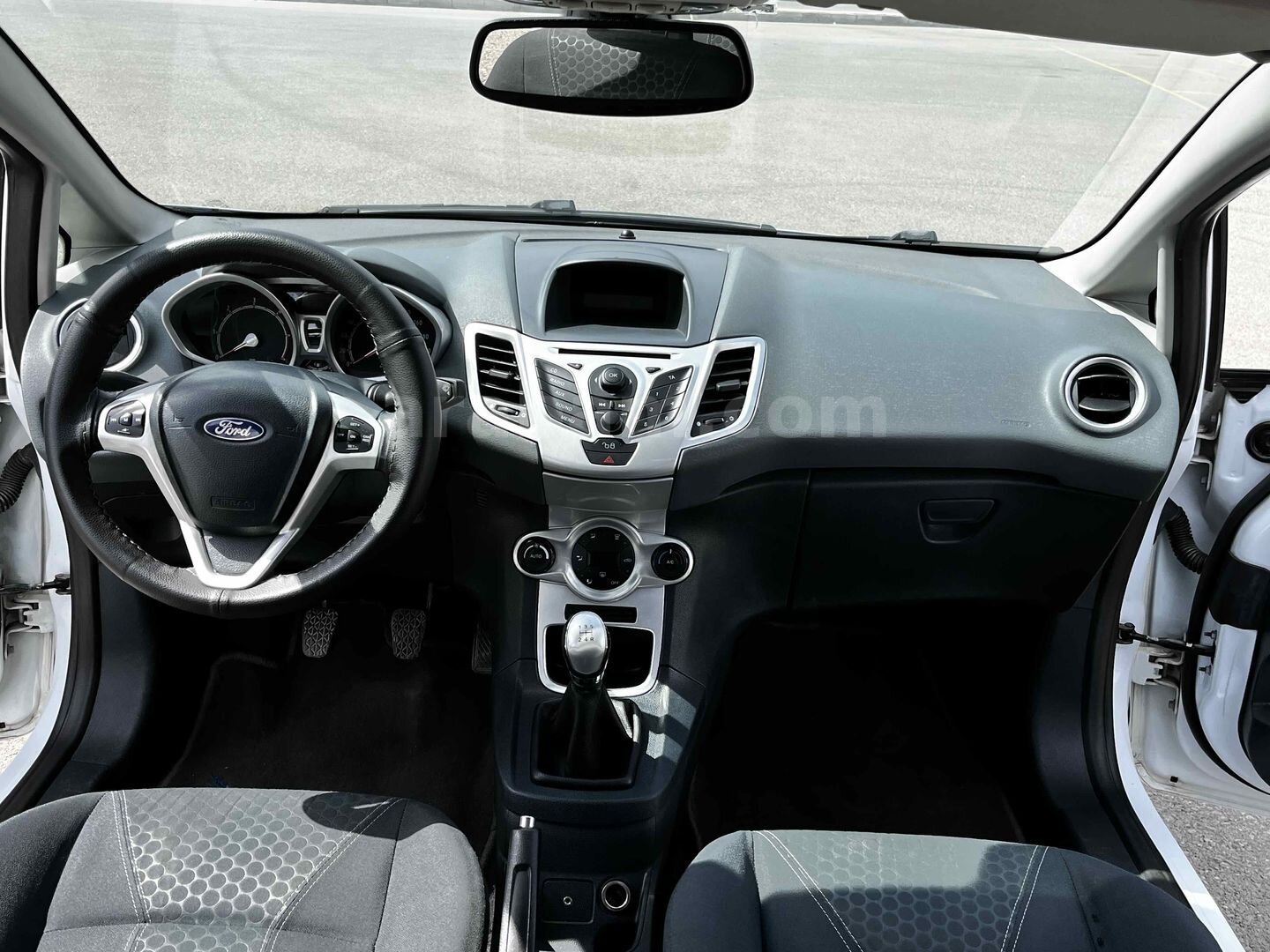 Sahibinden Ford Fiesta 1.4 TDCi Titanium X 2010 Model Antalya 260.000 km Beyaz 6